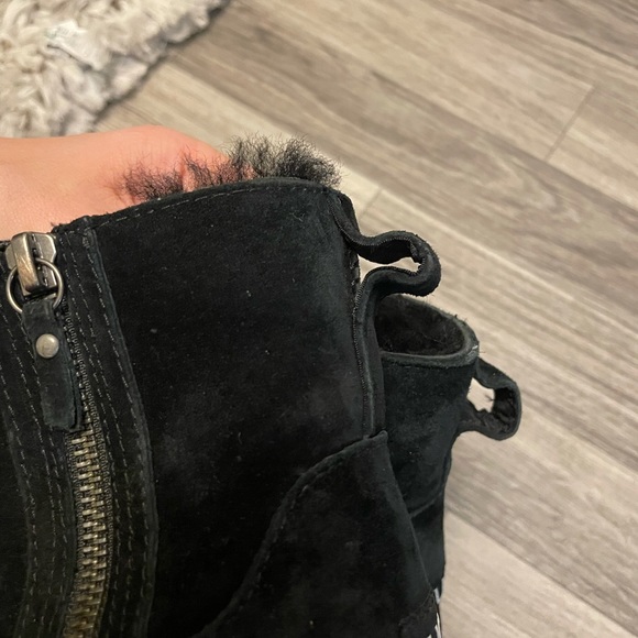 Ugg Classic Mini - Black - Size 4 - Picture 11 of 16
